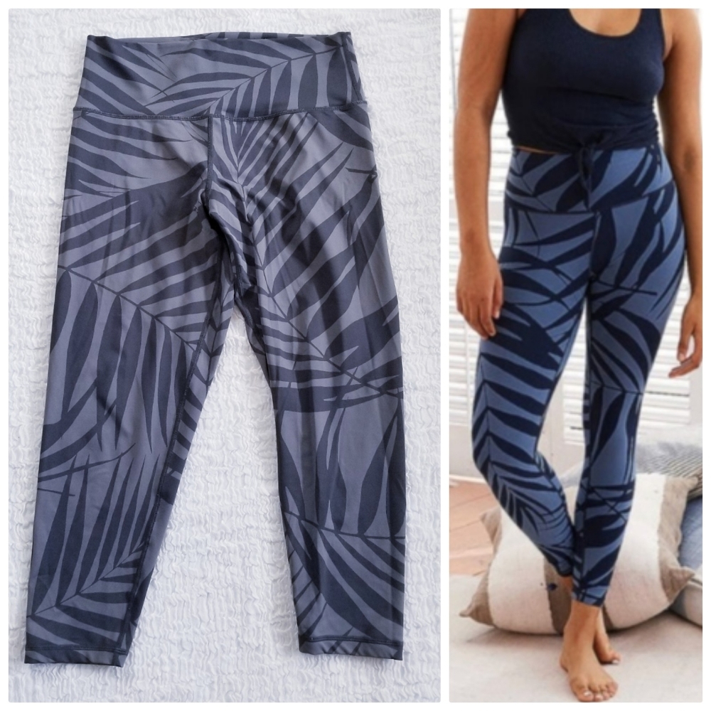 Aerie Gray Palm Leaf 7/8 Crop Leggings